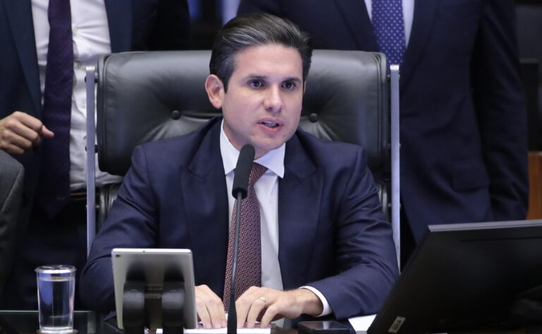 Hugo Motta nomeia Paulinho da Força como relator da anistia