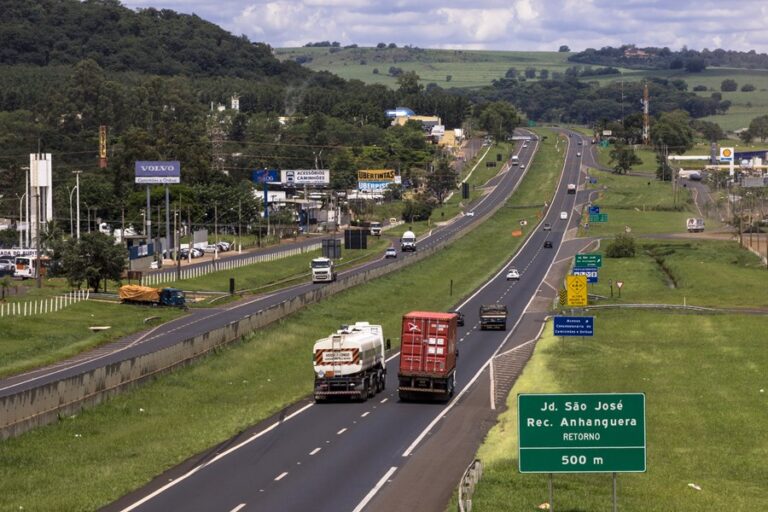 São Paulo inicia operação de 39 novos radares em rodovias