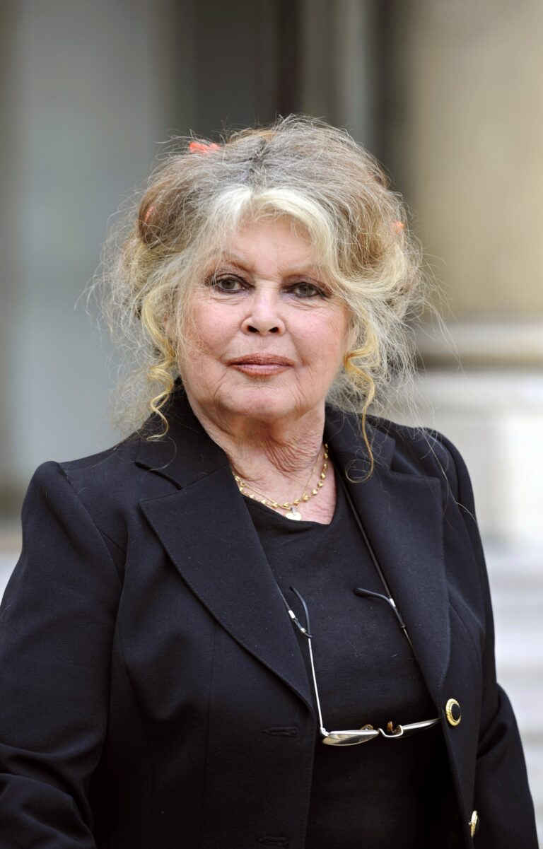 Brigitte Bardot é hospitalizada aos 91 anos