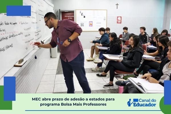 MEC abre adesão ao Bolsa Mais Professores para estados