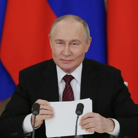 Relatório revela suposto relacionamento de Putin com jovem modelo