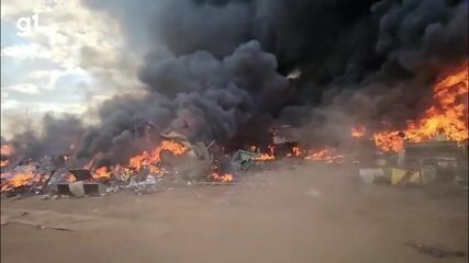 Incêndio atinge unidade de processamento de material reciclável