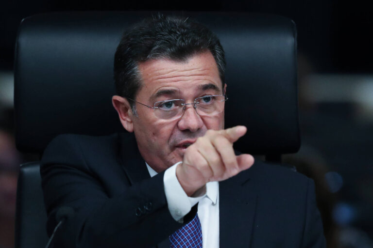 Governo deve buscar centro da meta fiscal, afirma presidente do TCU