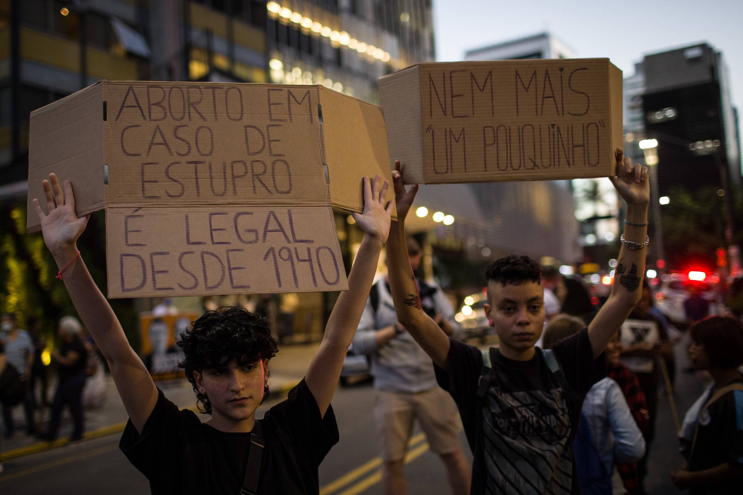 Câmara aprova urgência para projeto que revoga resolução sobre aborto em menores