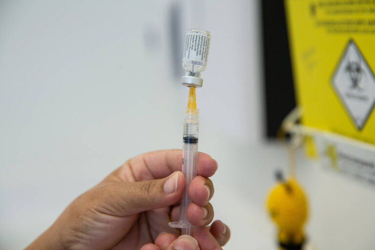 Cobertura vacinal contra meningite no Brasil segue baixa