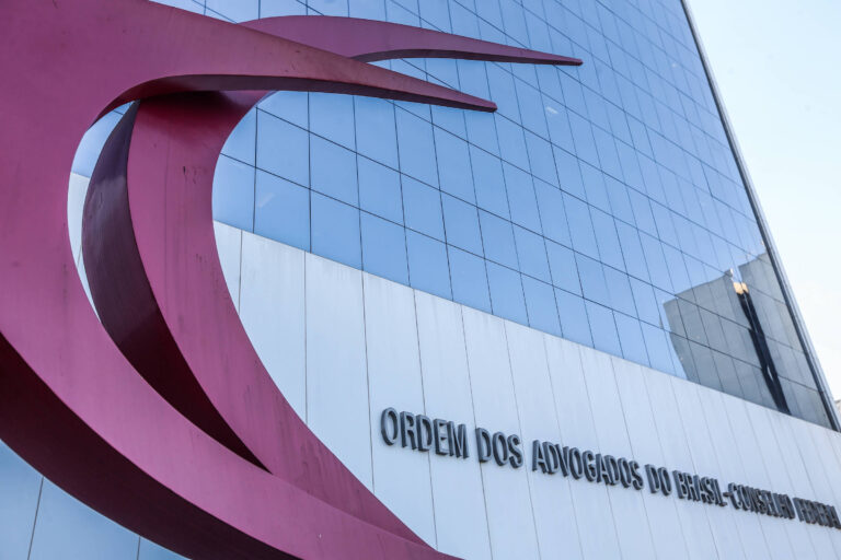 Disputa interna na OAB envolve gestão e poder econômico