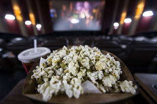 Cinemark lança combo promocional com ingresso e pipoca por R$ 39,50