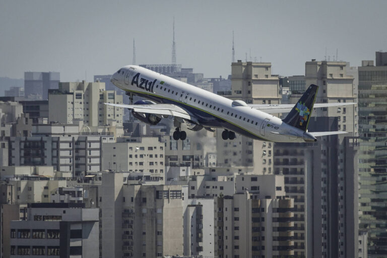 Azul vai adicionar 460 voos extras em Viracopos durante o verão