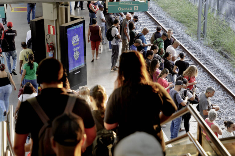 Expectativa de vida no Brasil aumenta para 76,6 anos, segundo IBGE