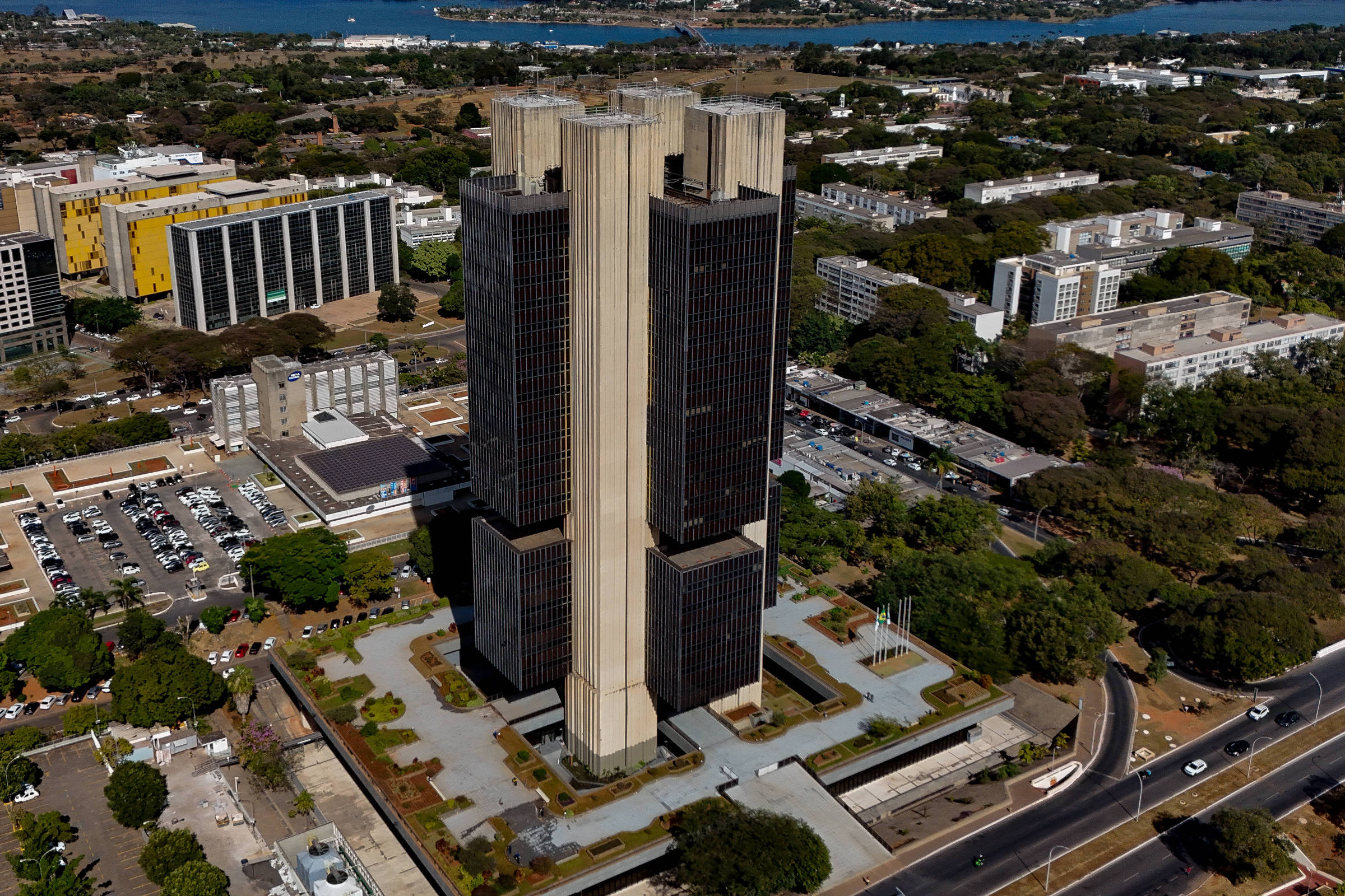 Banco Central determina que bandeiras arcarão com problemas em pagamentos