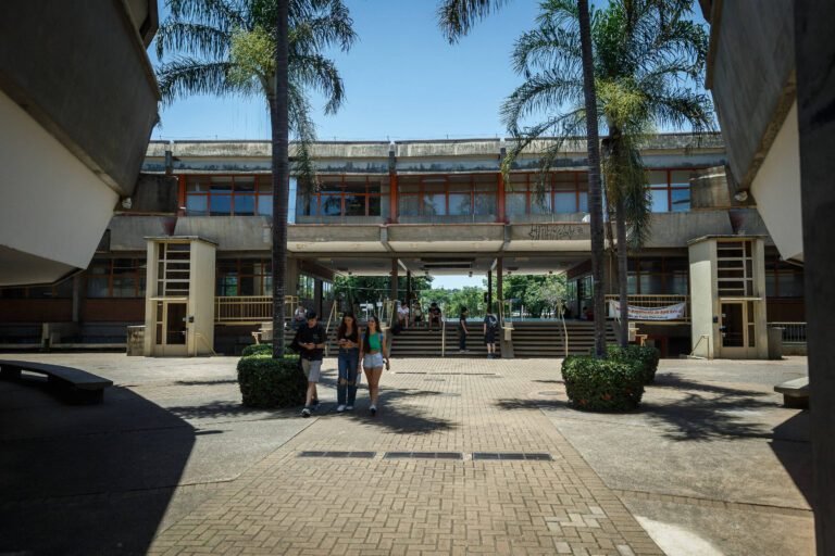 Unicamp inicia segunda fase do vestibular com prova reduzida