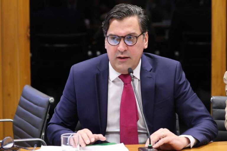 Fundo eleitoral para 2026 é elevado para R$ 4,9 bilhões