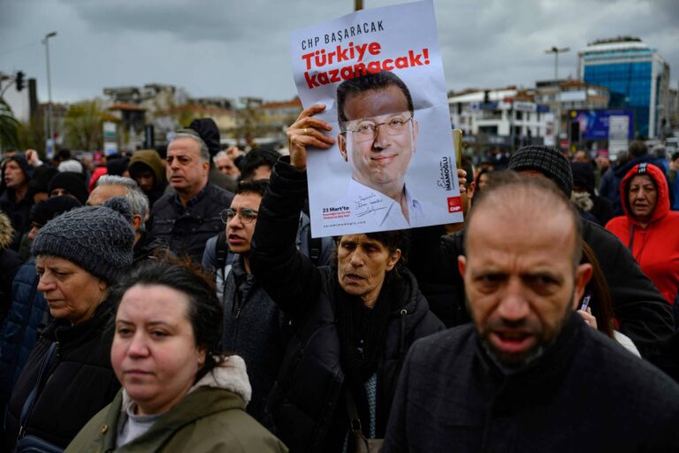 Promotoria turca solicita 2.000 anos de prisão para rival de Erdogan
