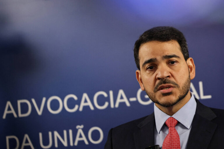Jorge Messias critica sanções de Trump e reafirma compromisso com Justiça