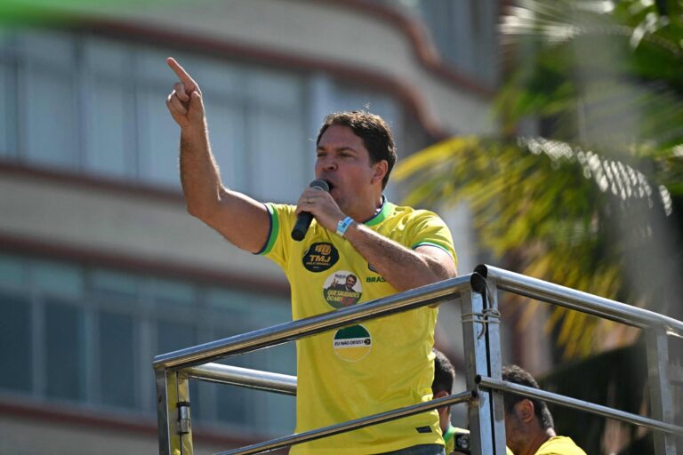 Silêncio de Alexandre Ramagem sobre sua presença nos EUA gera polêmica