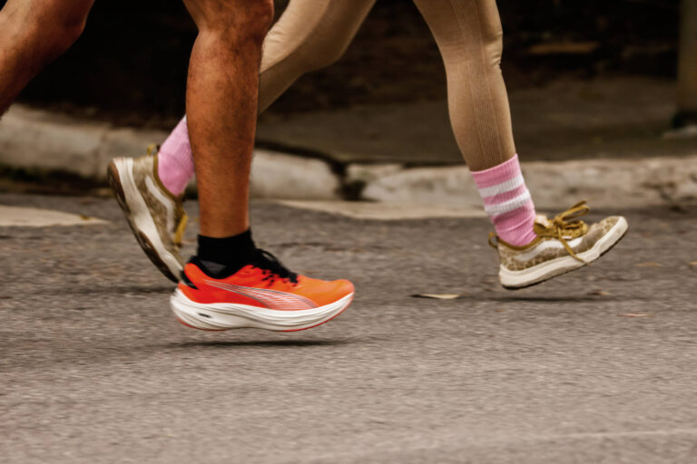 É necessário se alongar antes de correr? Entenda a resposta