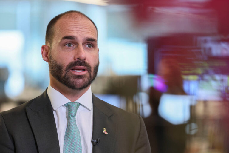 Eduardo Bolsonaro afirma que Moraes busca barrar a direita no Senado em 2026