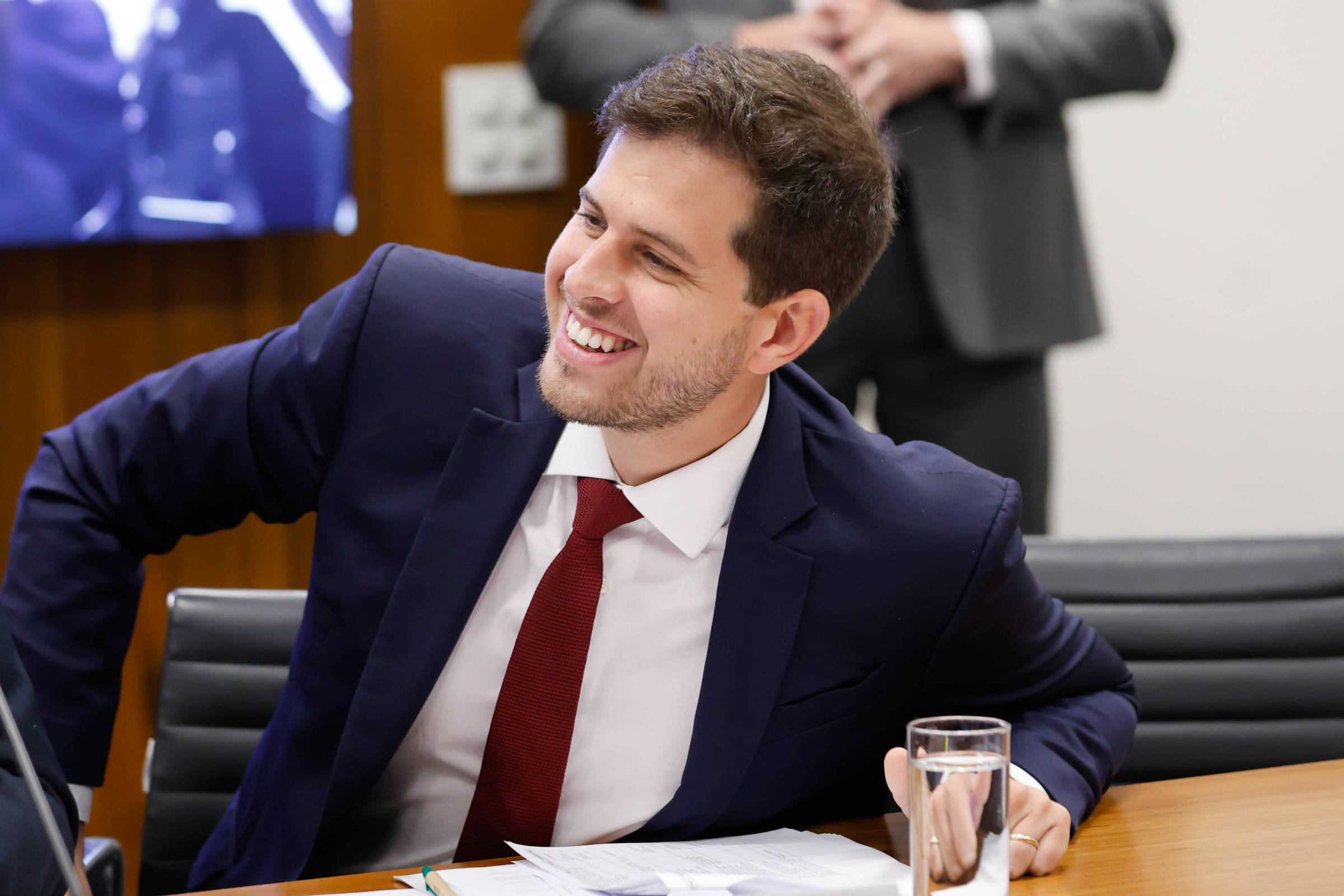 Câmara aprova ampliação gradual da licença-paternidade
