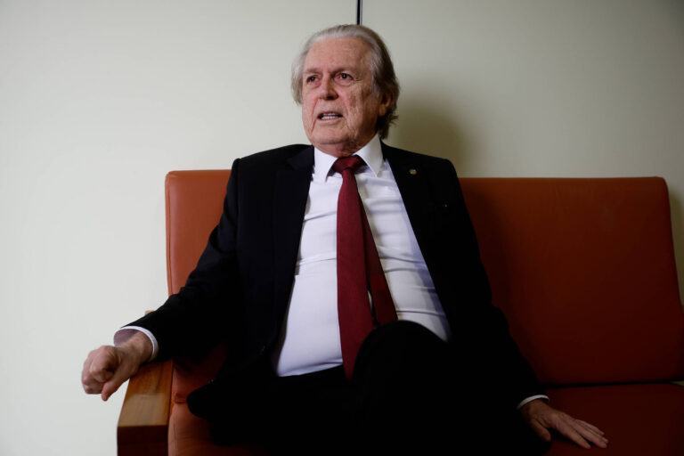 Deputado propõe voto remoto para parlamentares com mais de 80 anos