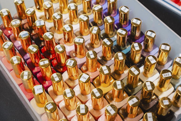 Identifique esmaltes em gel com substâncias proibidas