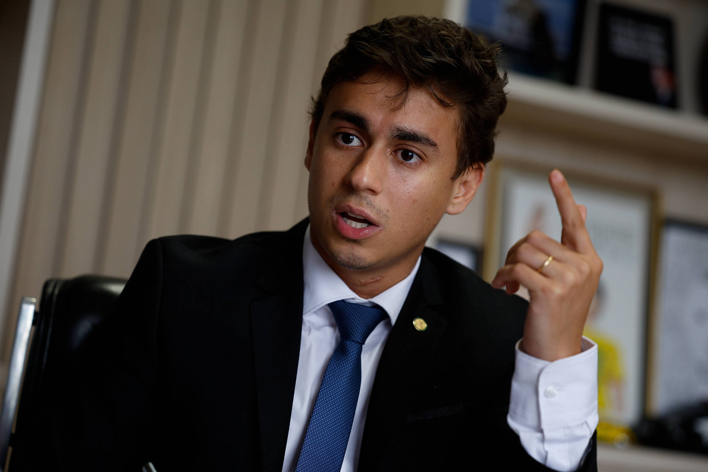 Decisão judicial ordena que X remova postagem de Nikolas Ferreira