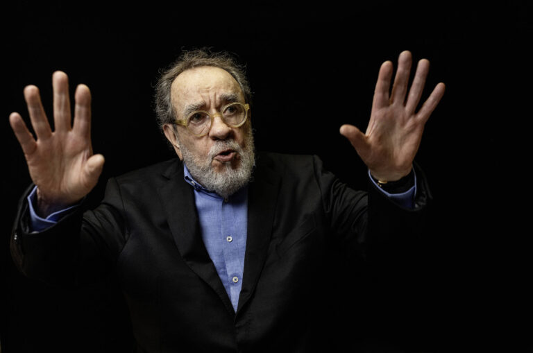 Fernando Morais anuncia trilogia sobre Lula com lançamento previsto para 2026