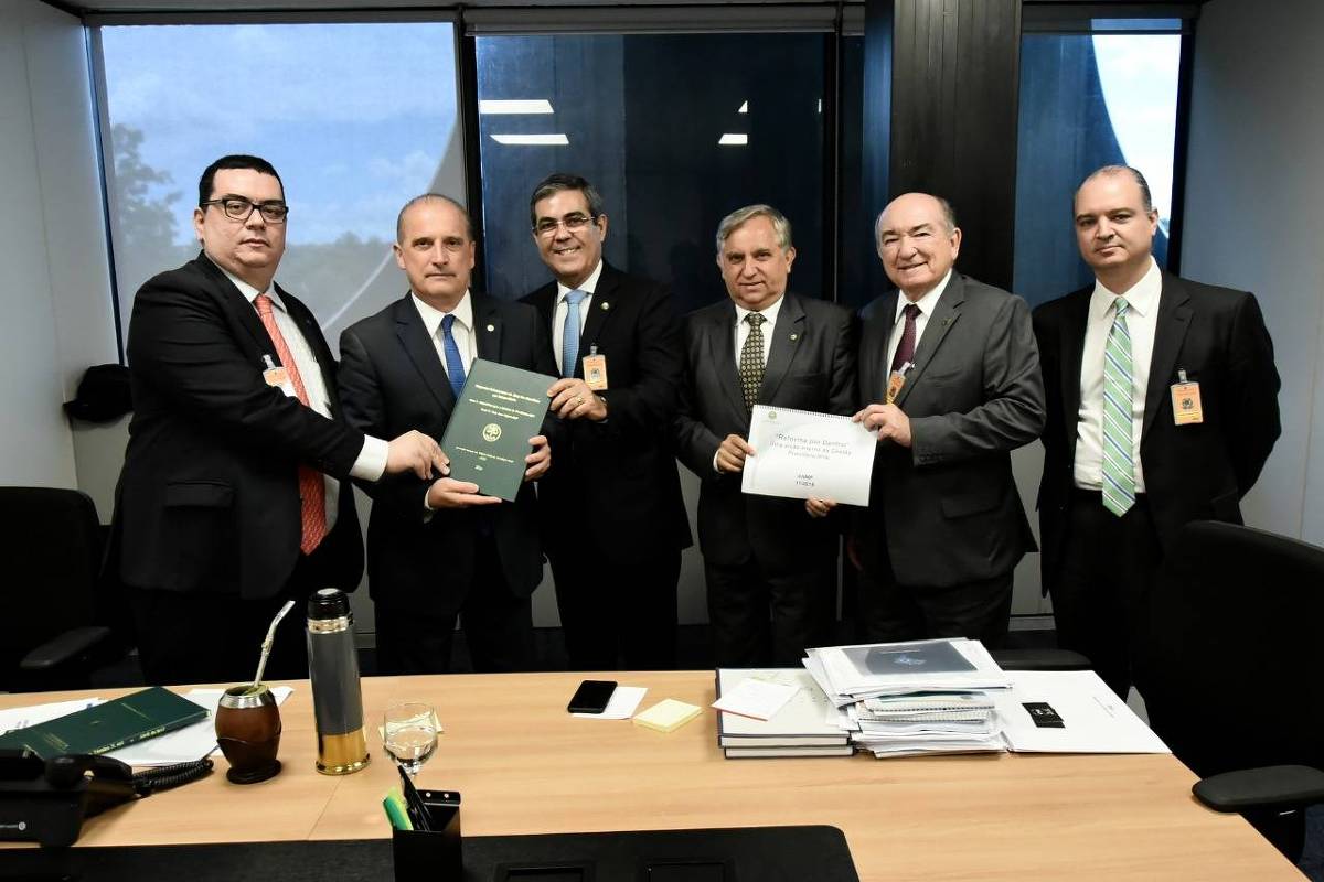 Onyx se declara desconhecedor de dirigente envolvido em doações