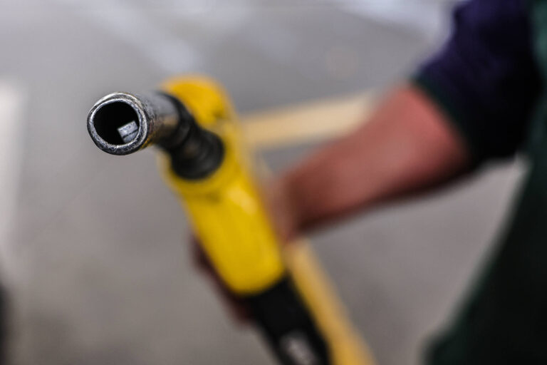 Gasolina da Petrobras atinge maior preço em relação ao mercado internacional