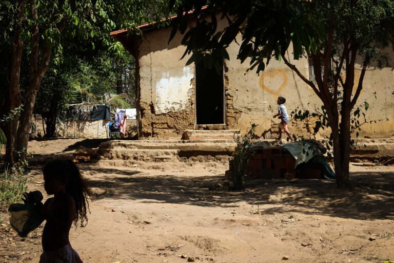 Aumento da temperatura pode resultar em mortes infantis no Brasil, diz estudo