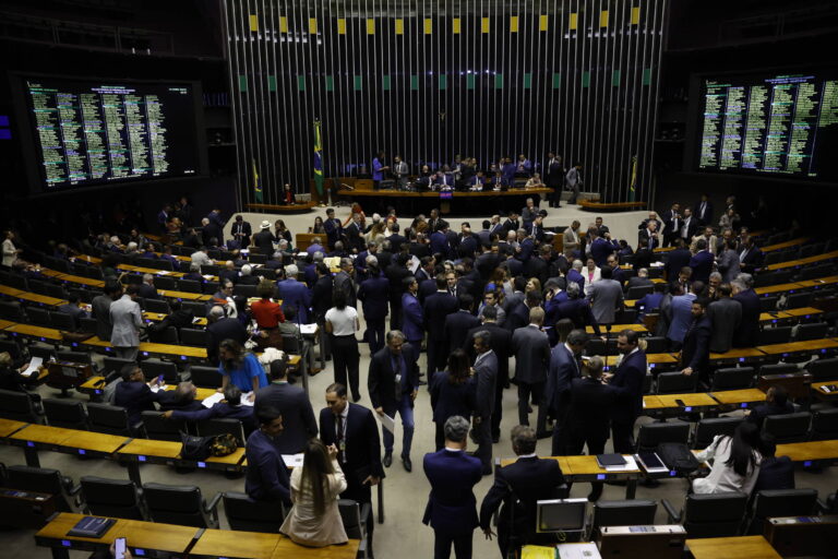 Reforma do Imposto de Renda aumenta isenção para o 13º