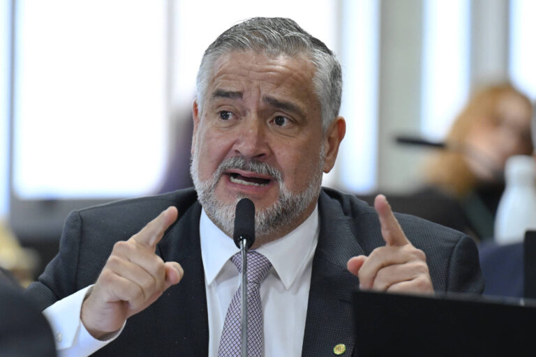 Governo ganha força na CPI do INSS