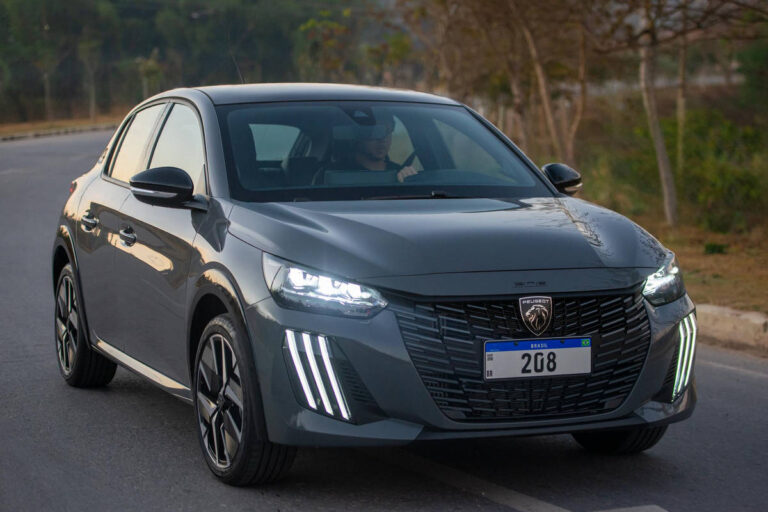 Peugeot 208 GT se destaca em ranking de compactos de 2025