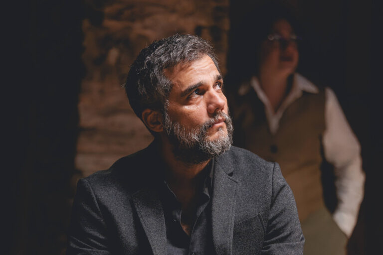 Peça com Wagner Moura será apresentada em festivais europeus em 2026