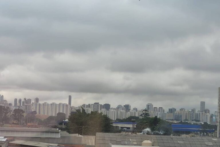Frente fria traz queda na temperatura em São Paulo