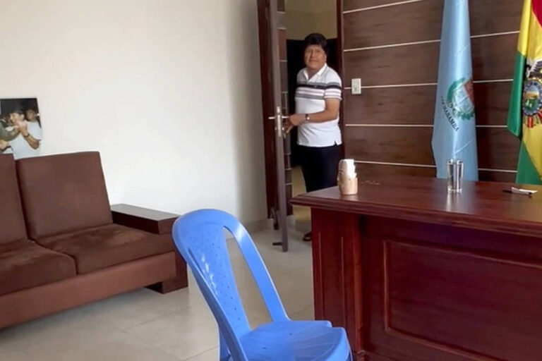 Evo Morales reafirma permanência na Bolívia em meio a tensões políticas