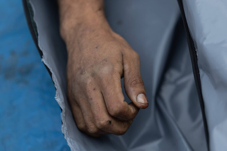 Estudo revela que homens negros enfrentam risco elevado de morte por arma de fogo no Brasil