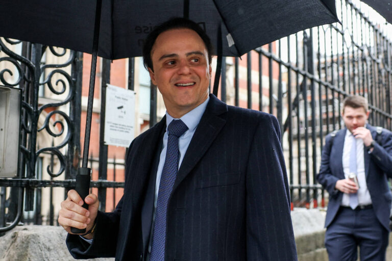 Felipe Massa inicia processo na Justiça inglesa por título da F1