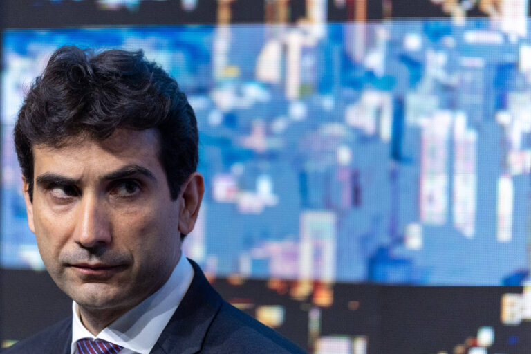 Manutenção da Selic gera debate sobre cortes de juros