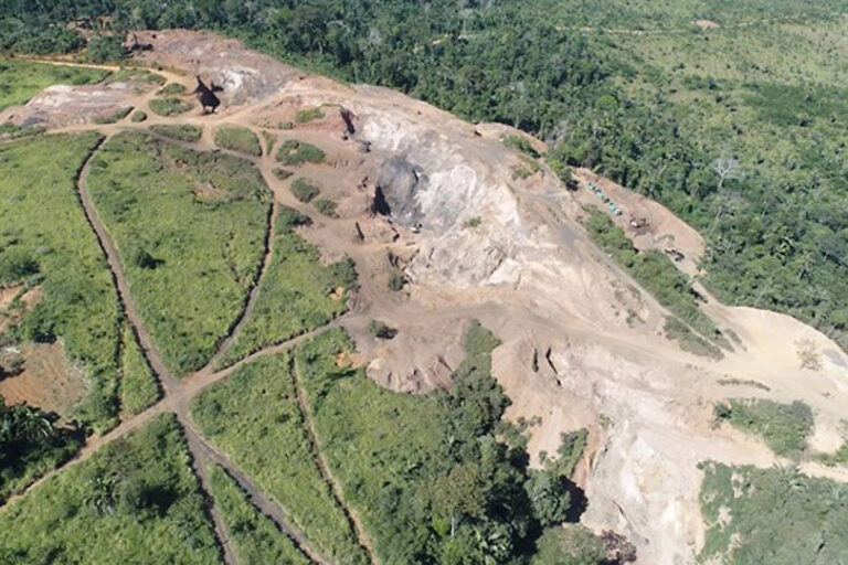 Garimpo ilegal invade reservas de manganês no Brasil