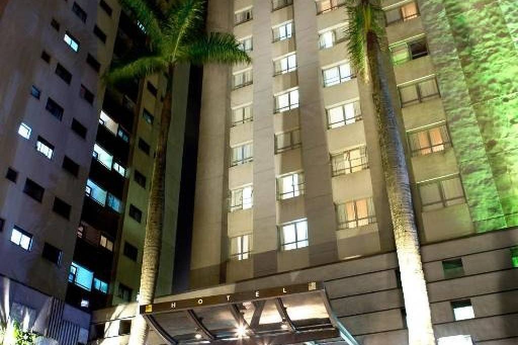 Leilão de acervo do Hotel Pergamon em São Paulo