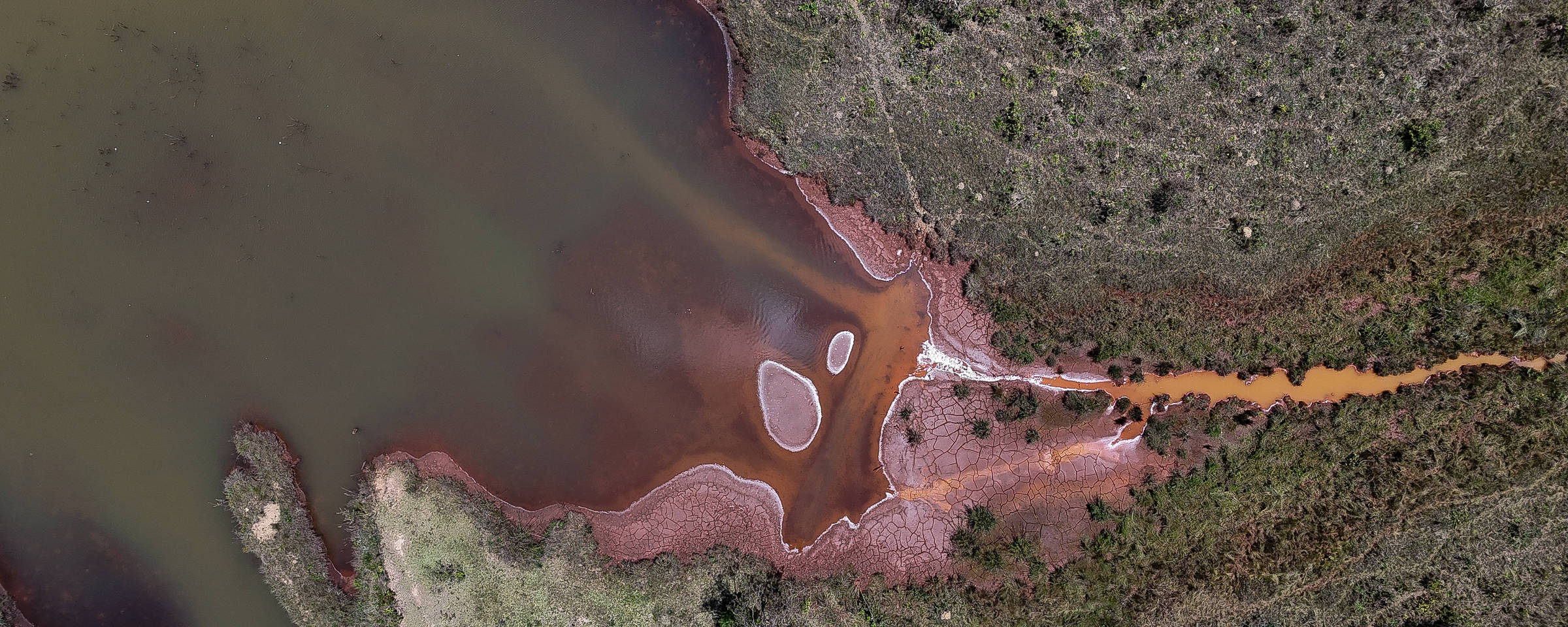 Pilhas de rejeito em Minas Gerais colocam propriedades em risco