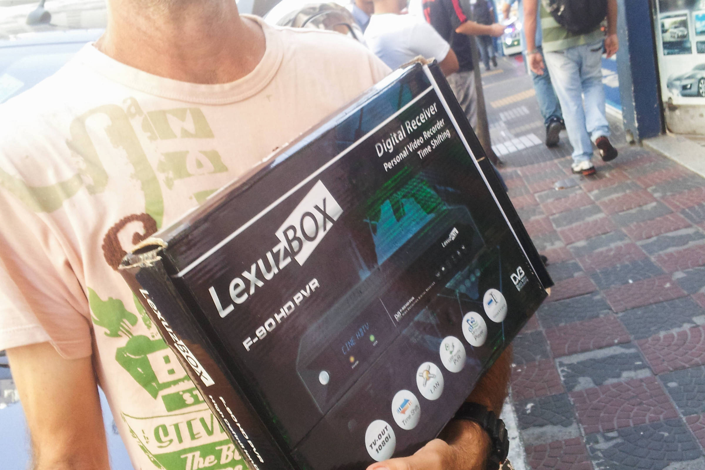 Operação na Argentina desmantela TV Box pirata no Brasil