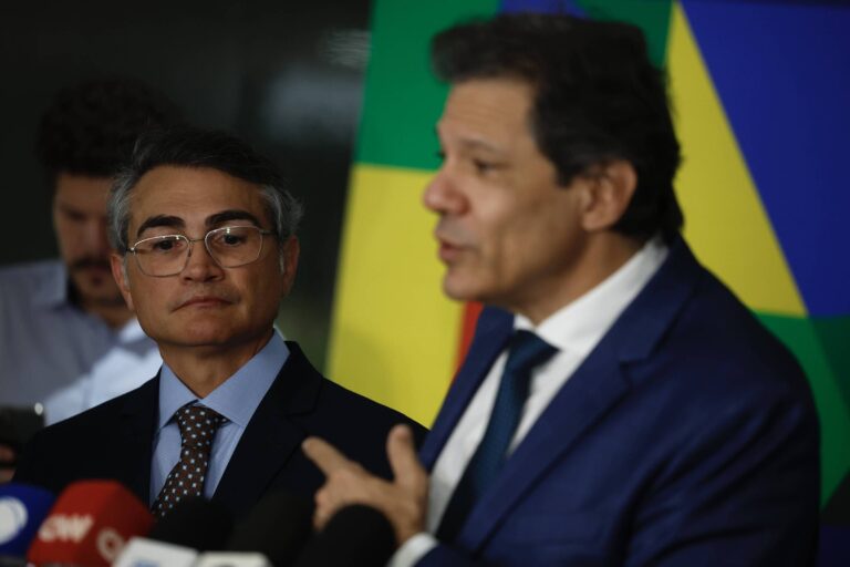 Tributação de bancos e fintechs: proposta de Campos Neto ganha apoio