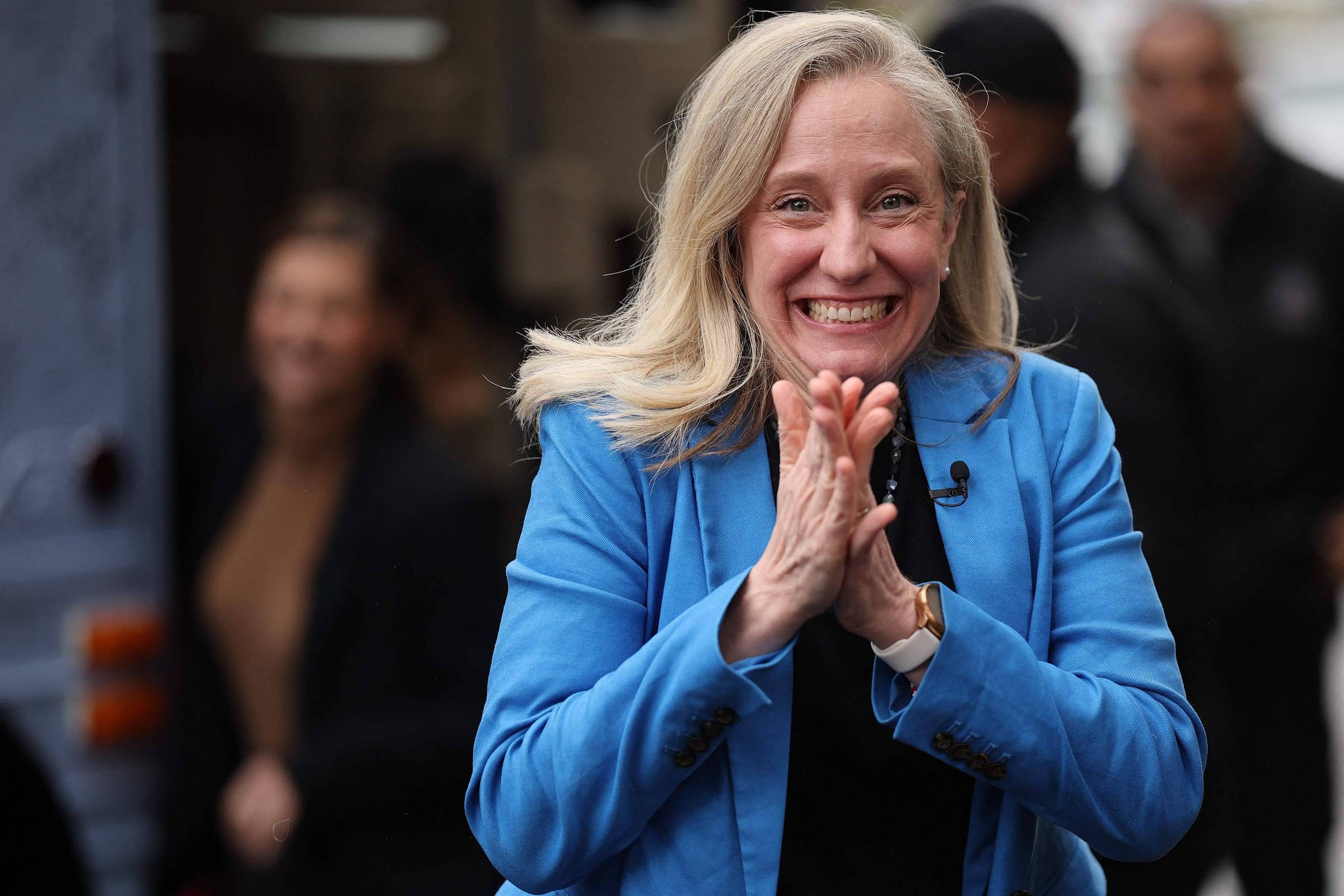 Abigail Spanberger é eleita governadora da Virgínia