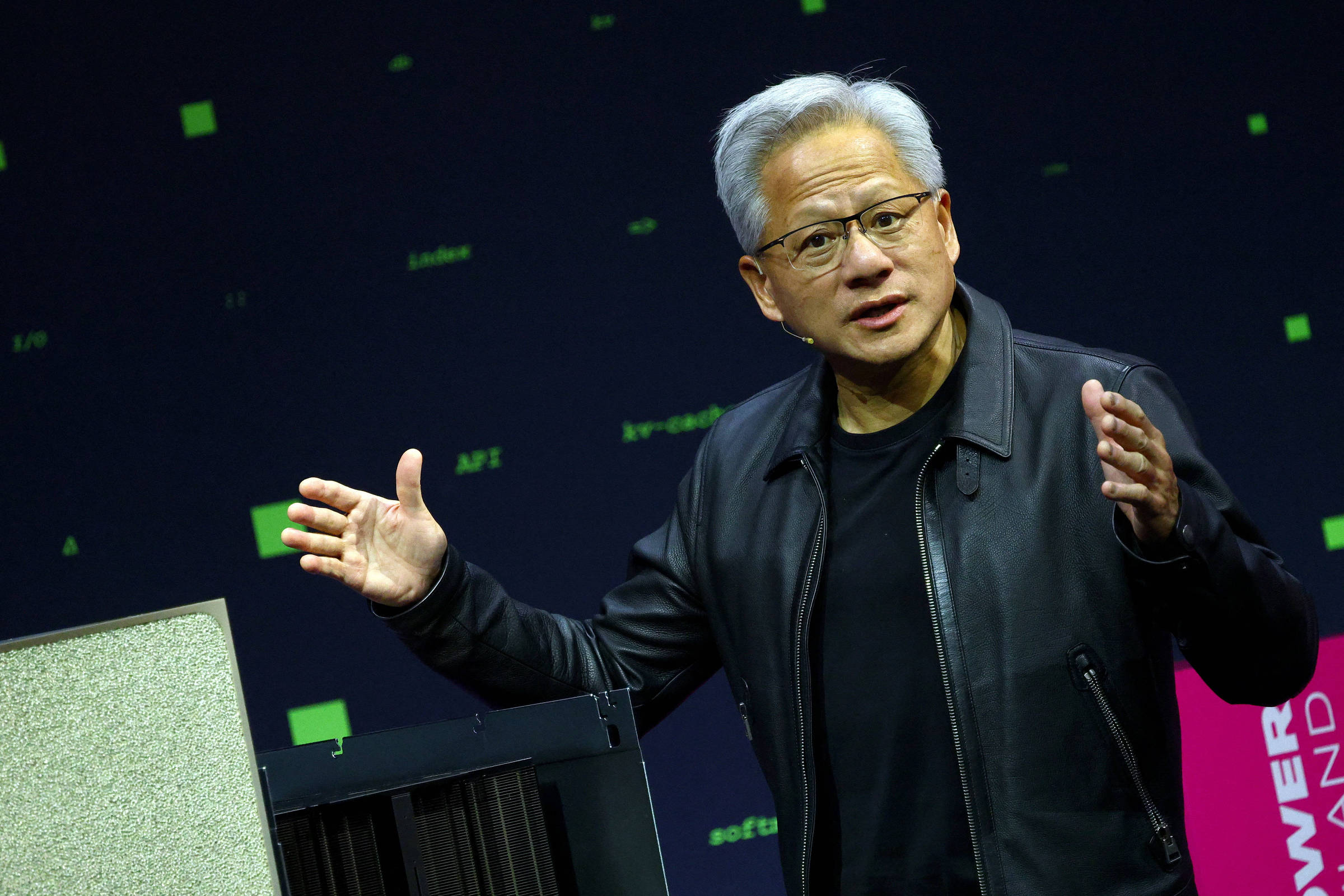 China pode superar EUA na corrida da inteligência artificial, diz CEO da Nvidia