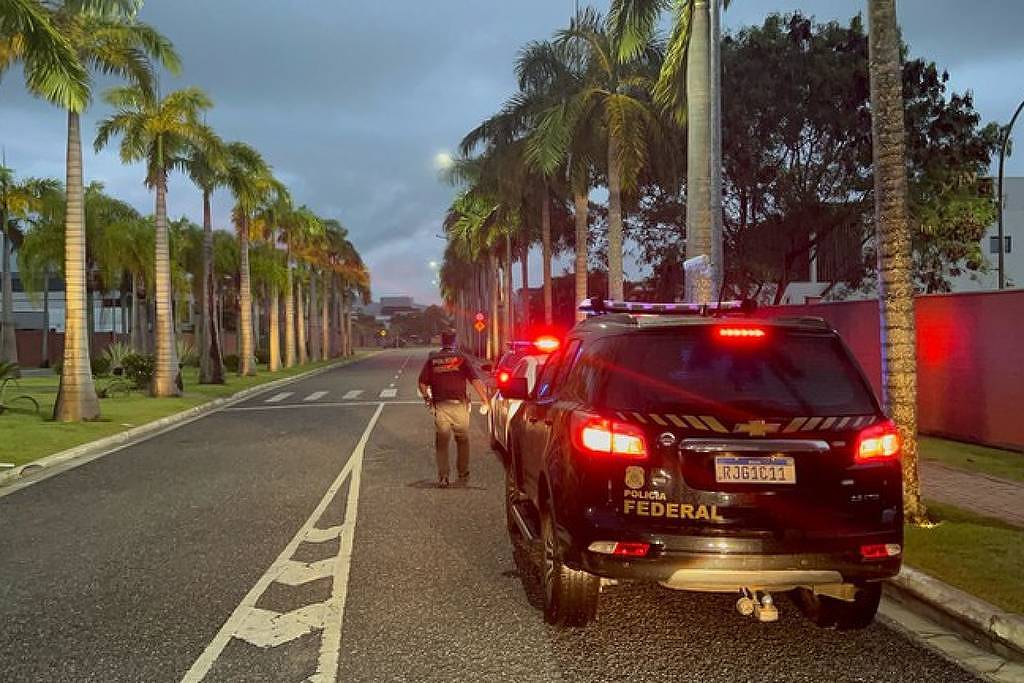 Afastamento de policiais federais e PM por suspeita de extorsão no RJ