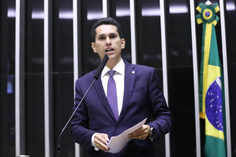 Base política terá mais valor que dinheiro, diz relator de reforma eleitoral