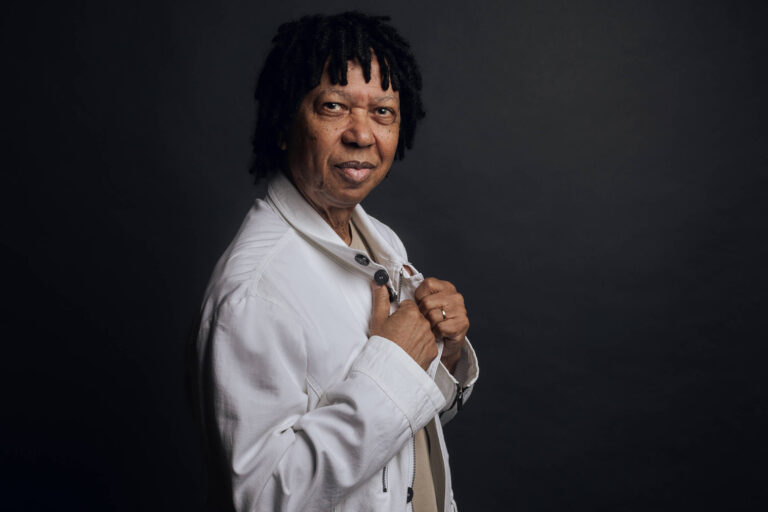 Djavan revela liberdade criativa em seu novo álbum 'Improviso'