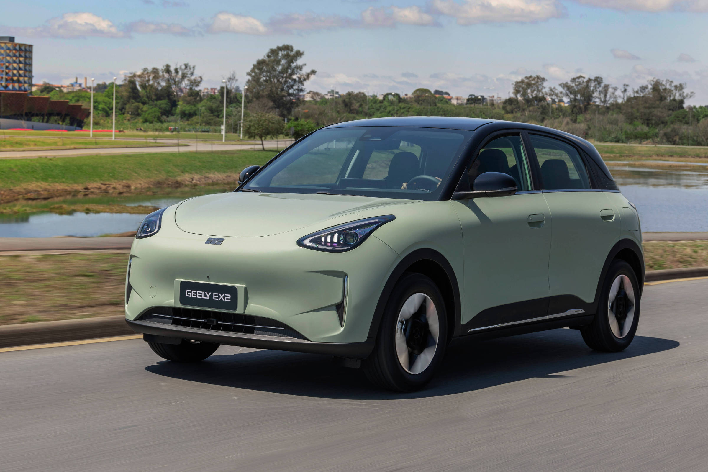 Geely EX2: elétrico chinês chega ao Brasil com preço competitivo