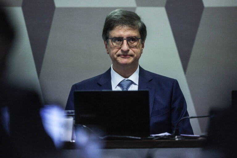 Gonet garante recondução à PGR após mobilização entre senadores